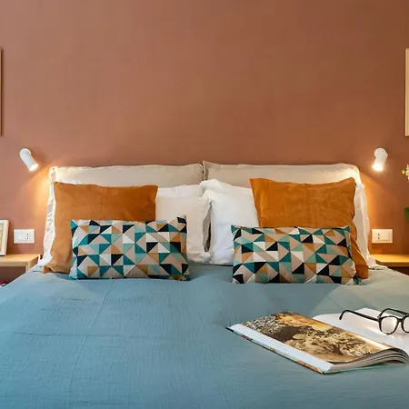 The Florentine - Flo Firenze